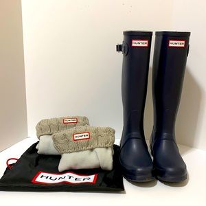Hunter Brand “Original Tall Rain Boot (with cable knit boot socks and carry bag)